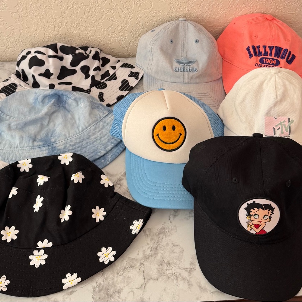 Baseball caps and bucket hats bundle